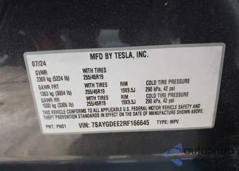 2024 Tesla Model Y Long Range Dual Motor All-Wheel Drive z USA, uszkodzony, nr VIN 7SAYGDEE2RF166645
